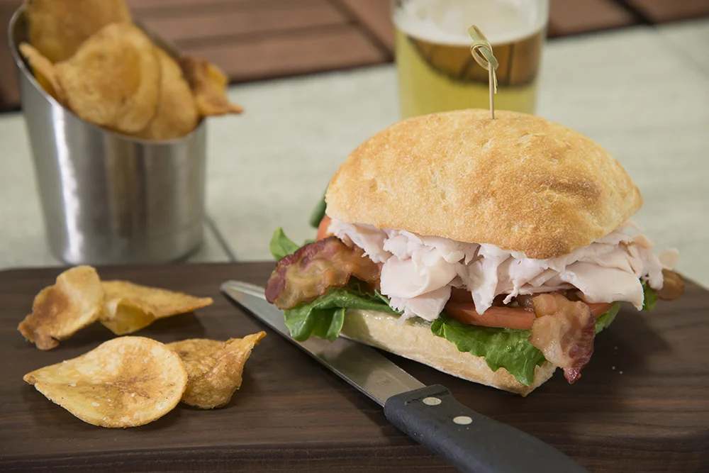 Recovery Sports Grill - Photo 2