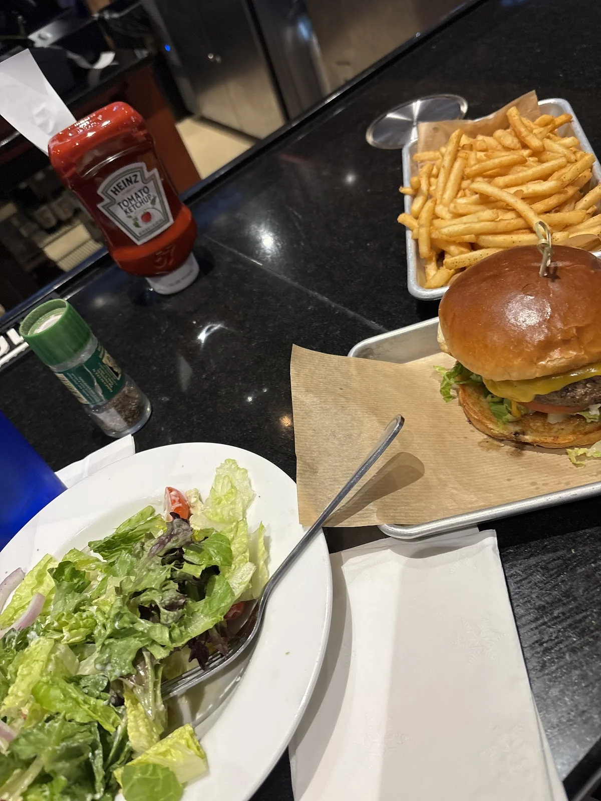 Recovery Sports Grill - Photo 5