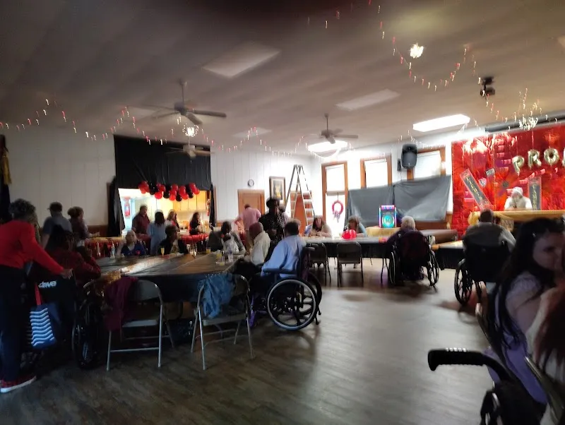 New Albany Health and Rehab Center - Photo 2