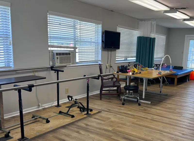 Whitesboro Health and Rehabilitatio - Photo 4